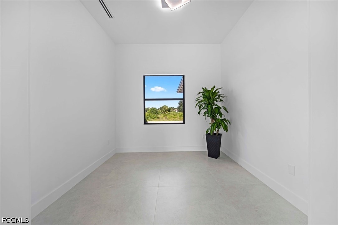 3 Bed SingleFamilyResidence for Sale in Lehigh Acres, photo 28
