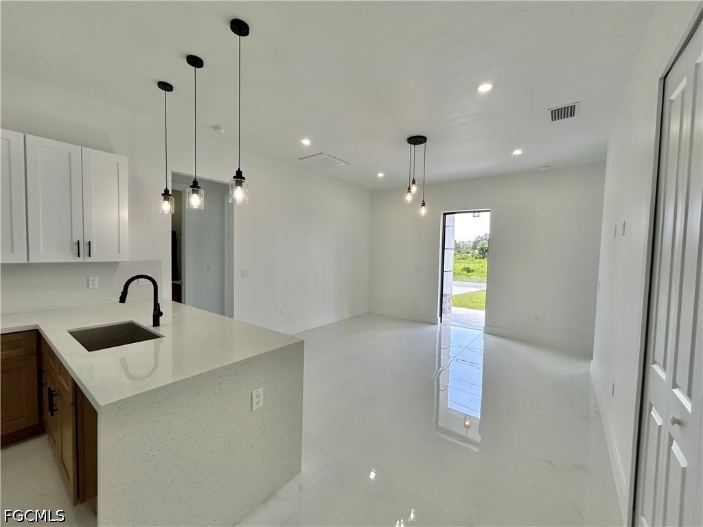 4 Bed SingleFamilyResidence for Sale in Lehigh Acres, photo 28