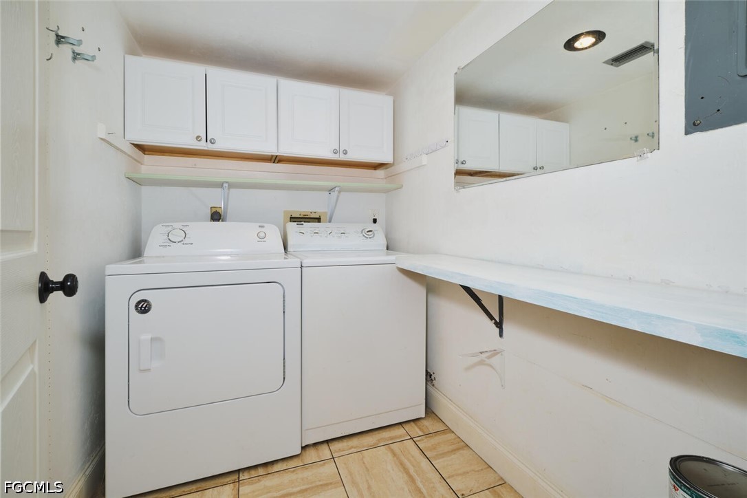 2 Bed Waterfront Home for Sale in Cape Coral, photo 28