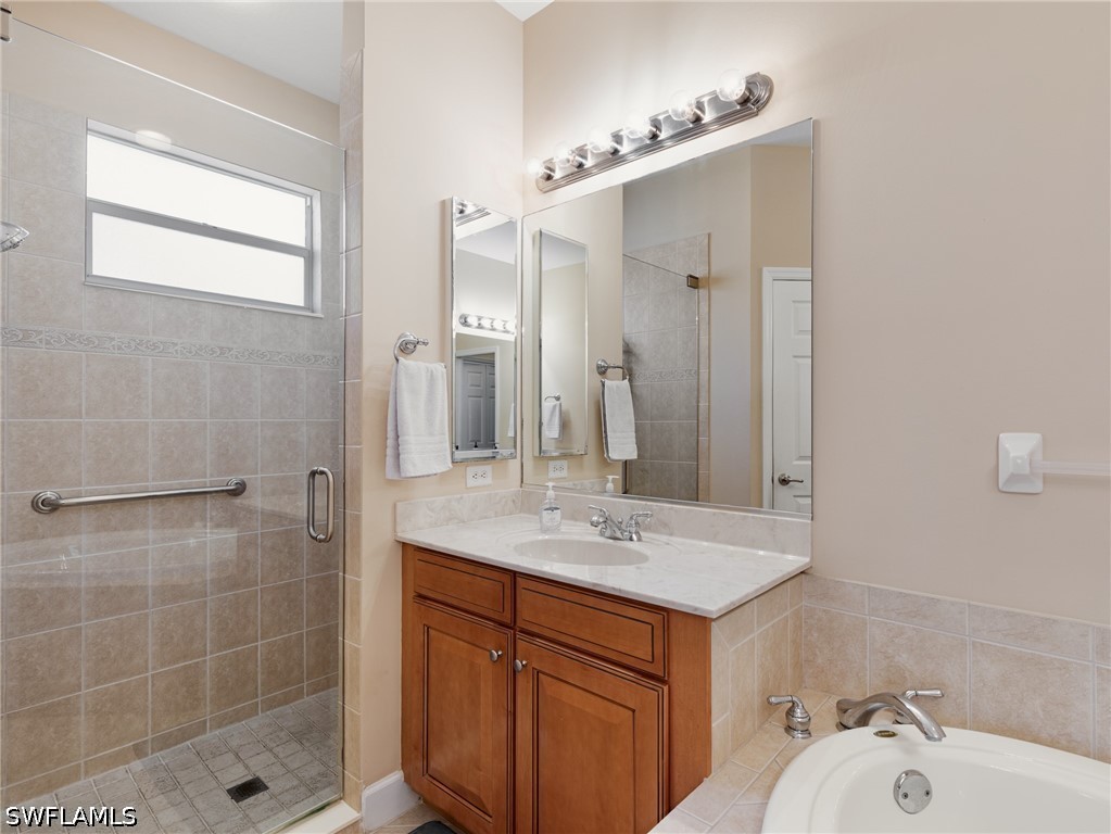 3 Bed Waterfront Home for Sale in Bella Terra, photo 28