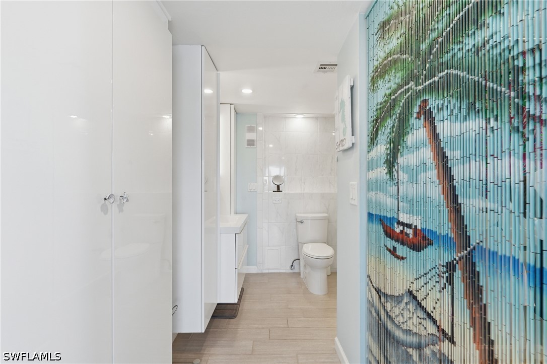 2 Bed Waterfront Home for Sale in Sand Caper, photo 28