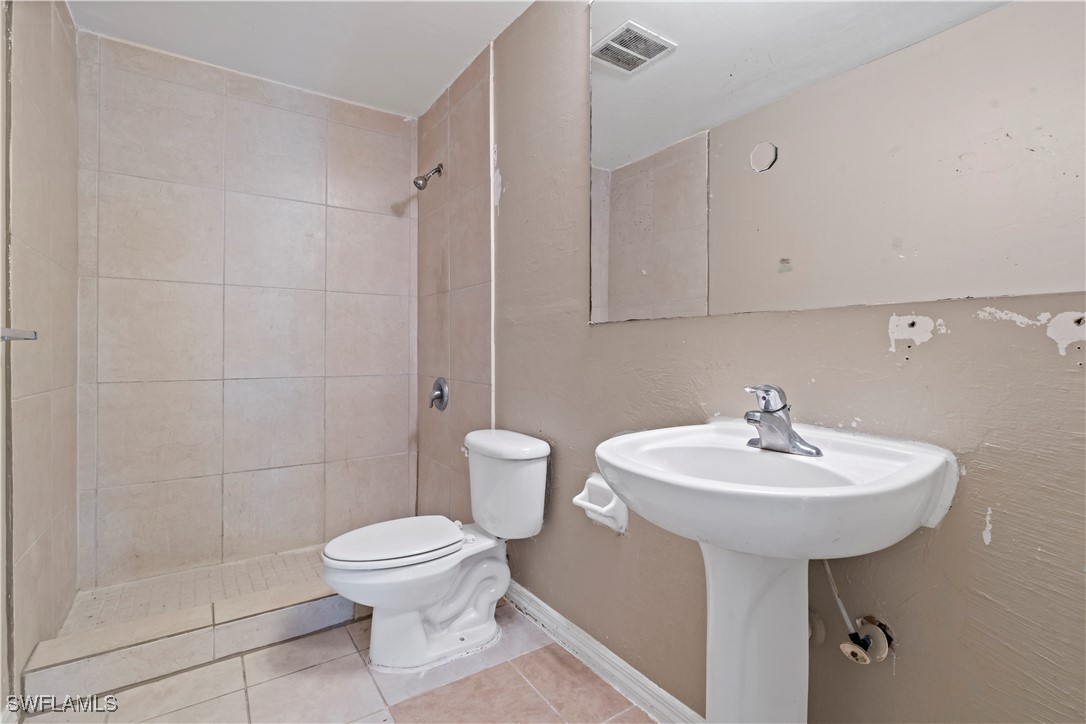 4 Bed SingleFamilyResidence for Sale in Lehigh Acres, FL — photo 29