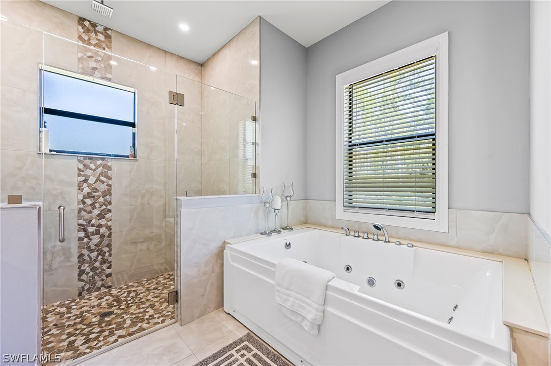 4 Bed SingleFamilyResidence for Sale in Naples, photo 29