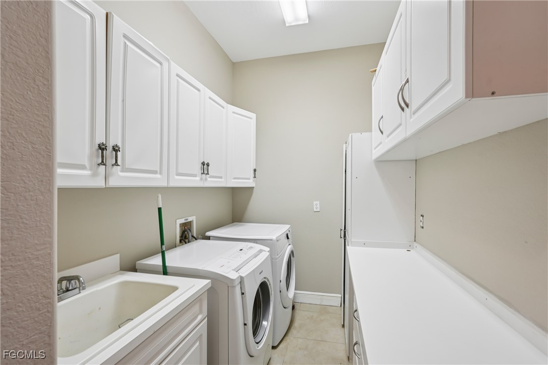 3 Bed Pool Home for Sale in Cape Coral, photo 29