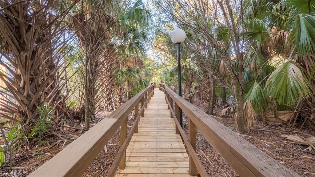 1 Bed Waterfront Home for Sale in Fort Myers, photo 29