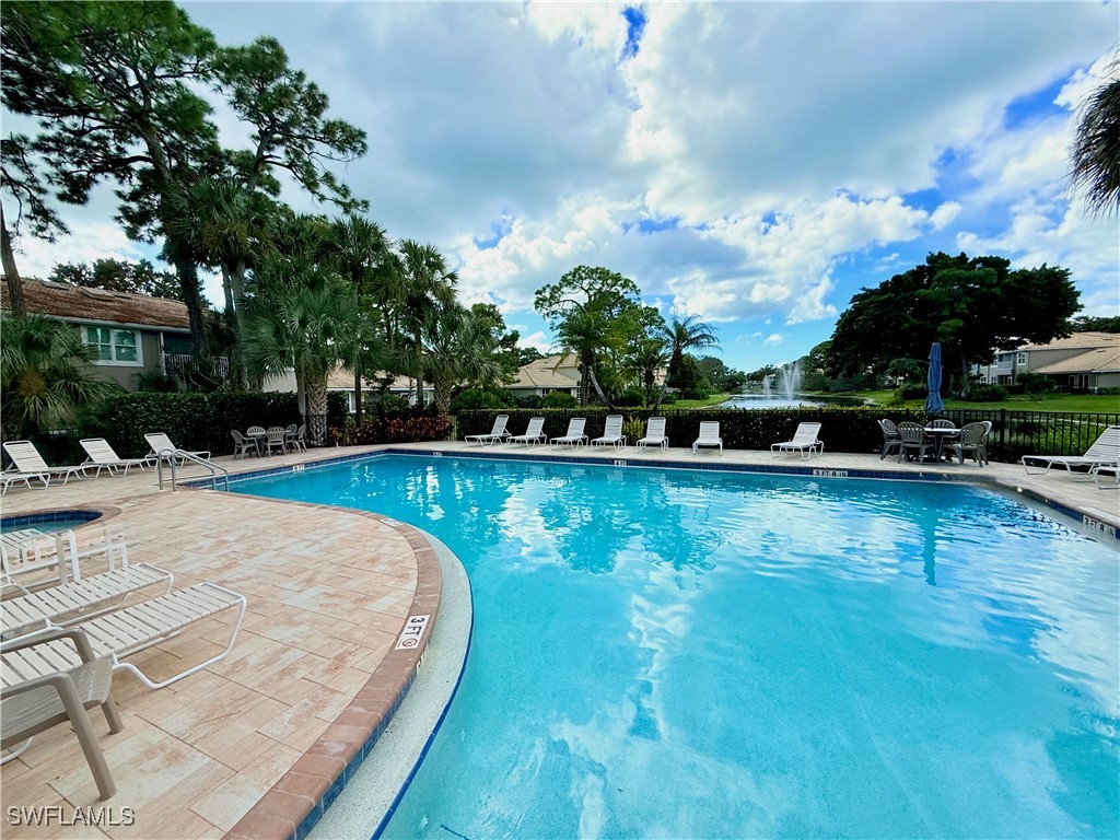 2 Bed Attached for Sale in Naples, photo 29