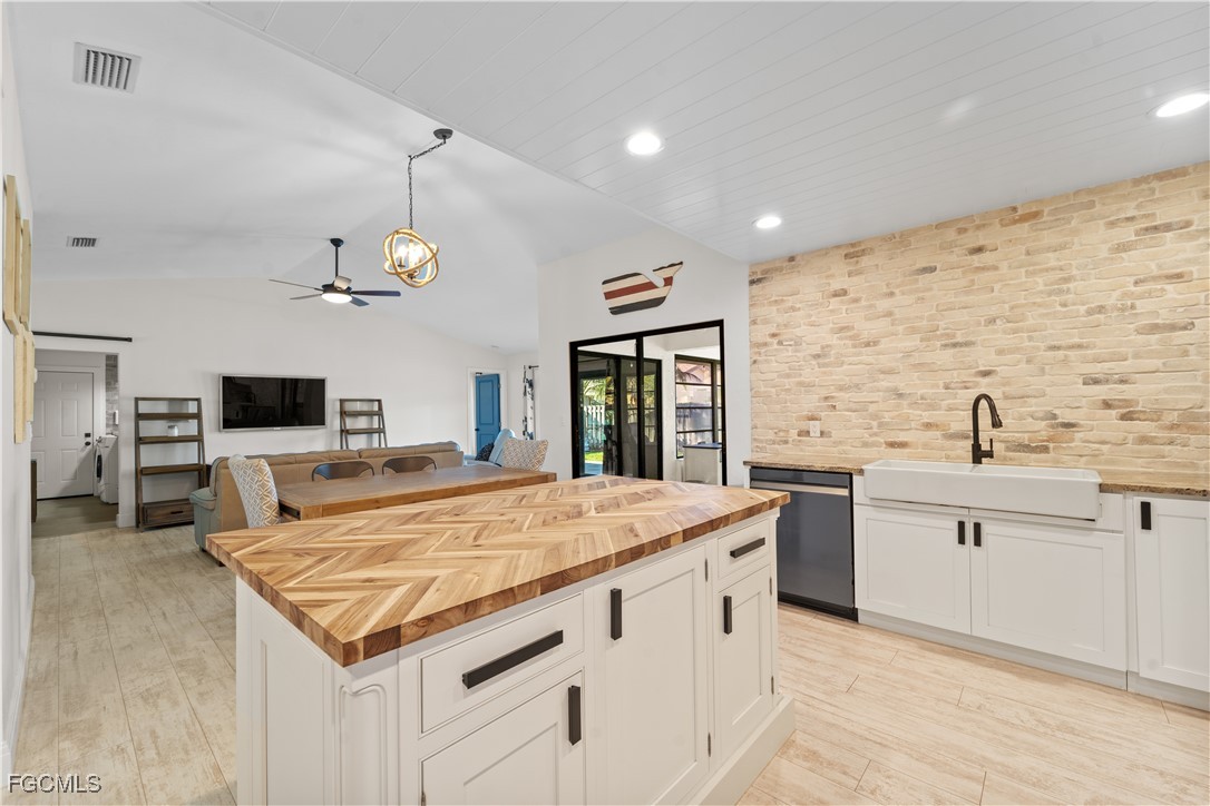 2 Bed SingleFamilyResidence for Sale in South Pointe, FL — photo 29