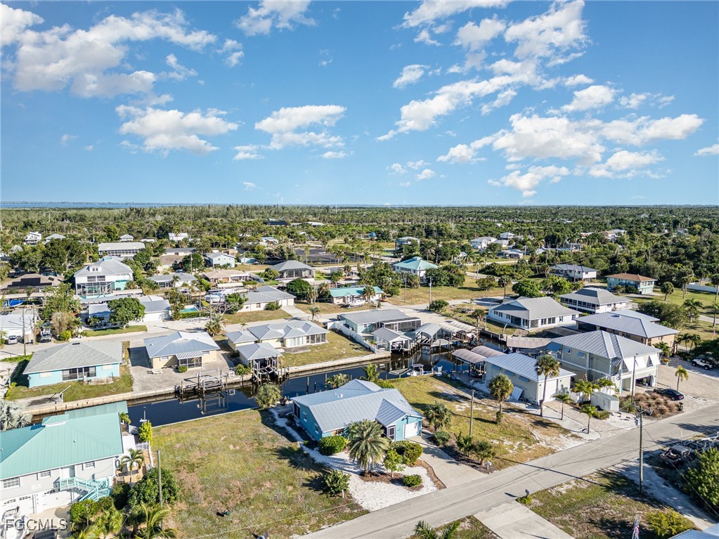 2 Bed Waterfront Home for Sale in Bokeelia, photo 29