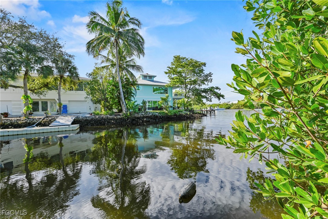 5 Bed Waterfront Home for Sale in Avion Park, photo 29