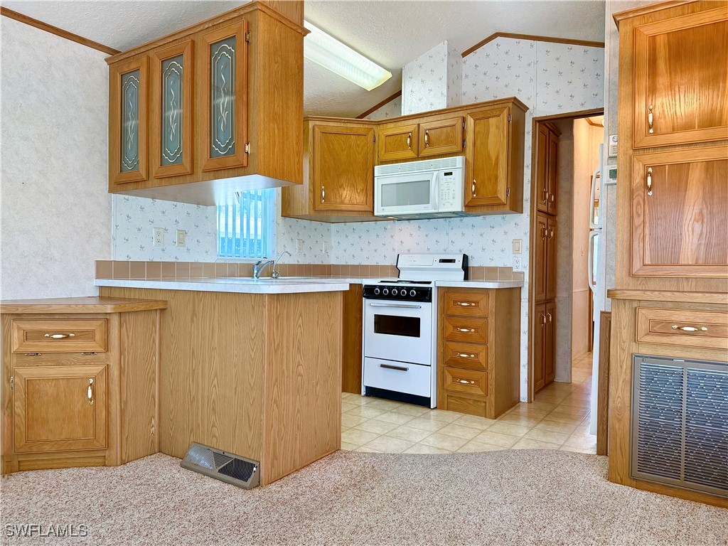 1 Bed ManufacturedHome for Sale in Naples, FL, $129,000 — photo 29