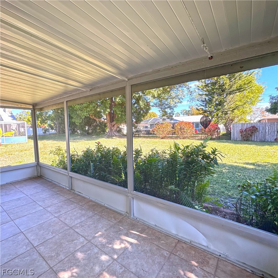 2 Bed SingleFamilyResidence for Sale in Cape Coral, photo 29