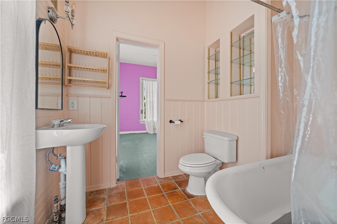 3 Bed SingleFamilyResidence for Sale in Bayshore Park, FL — photo 29