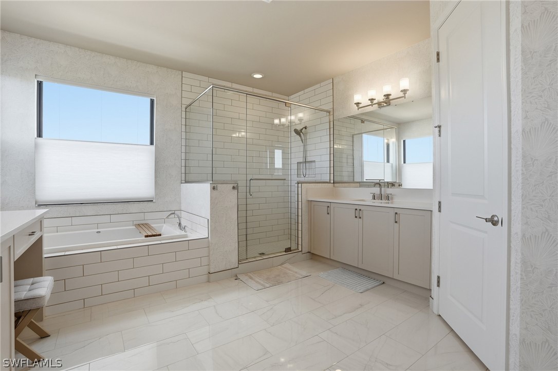 4 Bed SingleFamilyResidence for Sale in Estero, photo 29