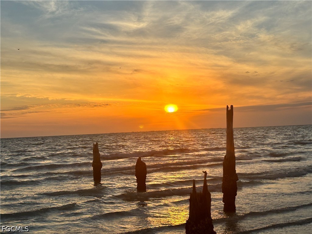 1 Bed Waterfront Home for Sale in Fort Myers Beach, photo 29