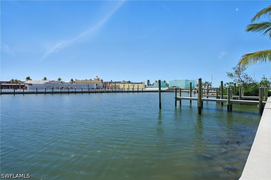 2 Bed Waterfront Home for Sale in Island Shores, photo 29