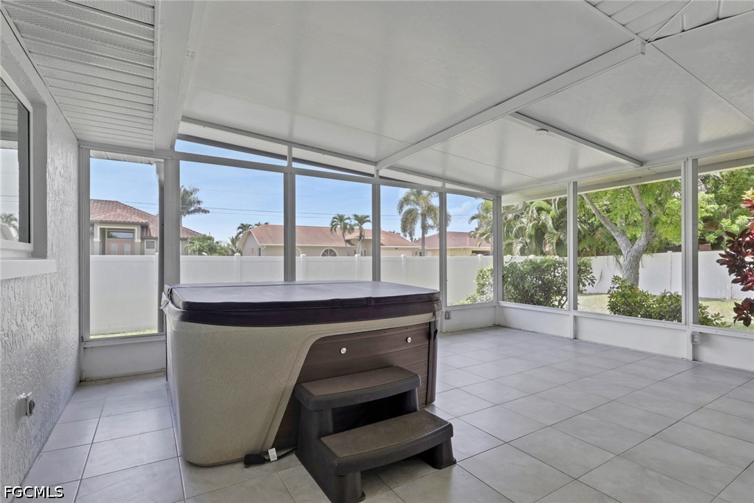 3 Bed SingleFamilyResidence for Sale in Cape Coral, photo 29