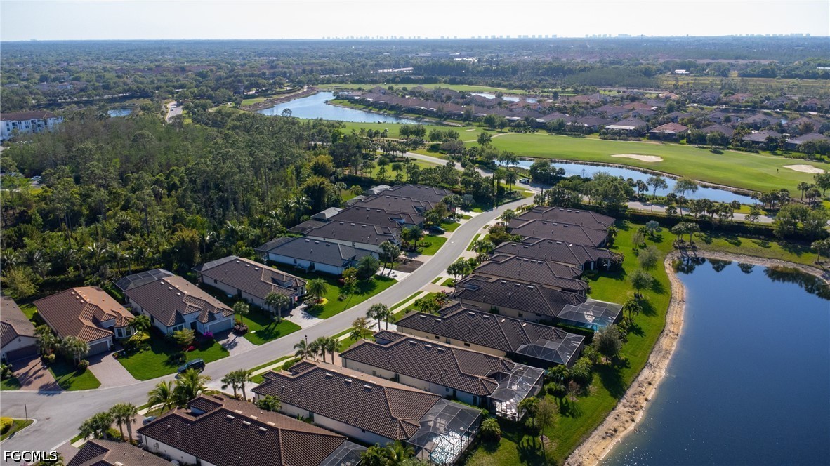 3 Bed Pool Home for Sale in Esplanade, photo 29