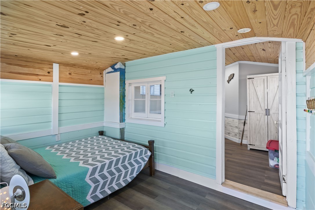 2 Bed Waterfront Home for Sale in Matlacha, FL, $399,900 — photo 29