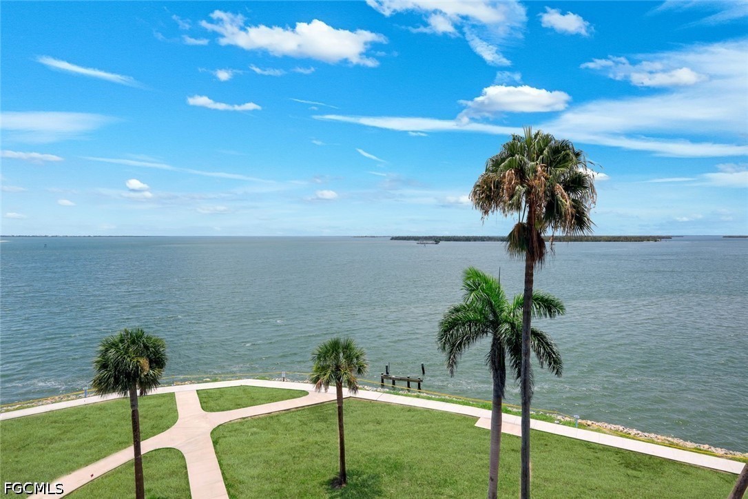 2 Bed Waterfront Home for Sale in Punta Rassa, FL, $530,000 — photo 29