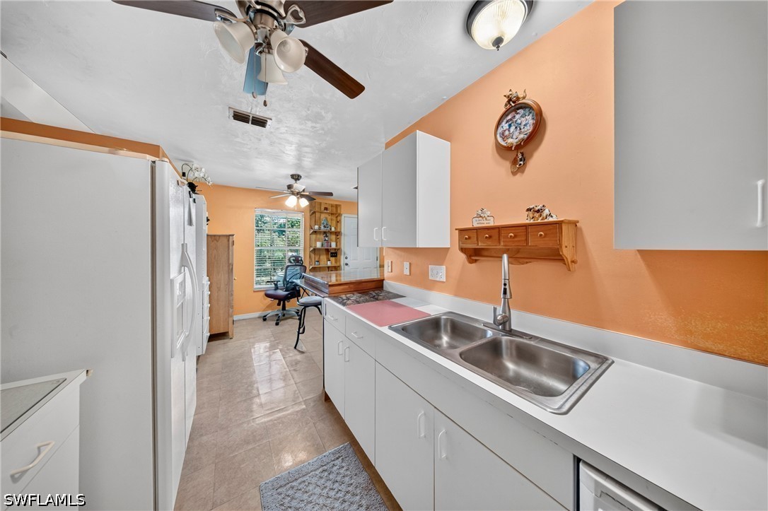 3 Bed SingleFamilyResidence for Sale in Heitmans, FL — photo 29