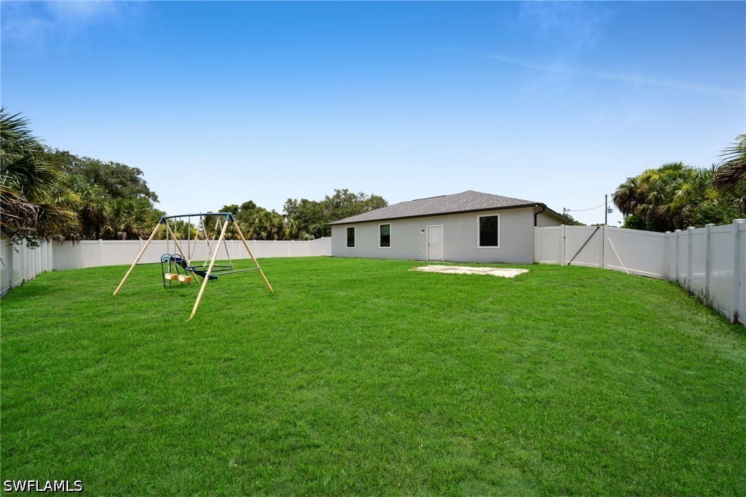 3 Bed SingleFamilyResidence for Sale in Not Applicable, FL — photo 29