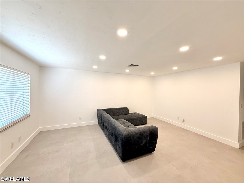 3 Bed SingleFamilyResidence for Sale in Naples, FL, $3,700 — photo 29