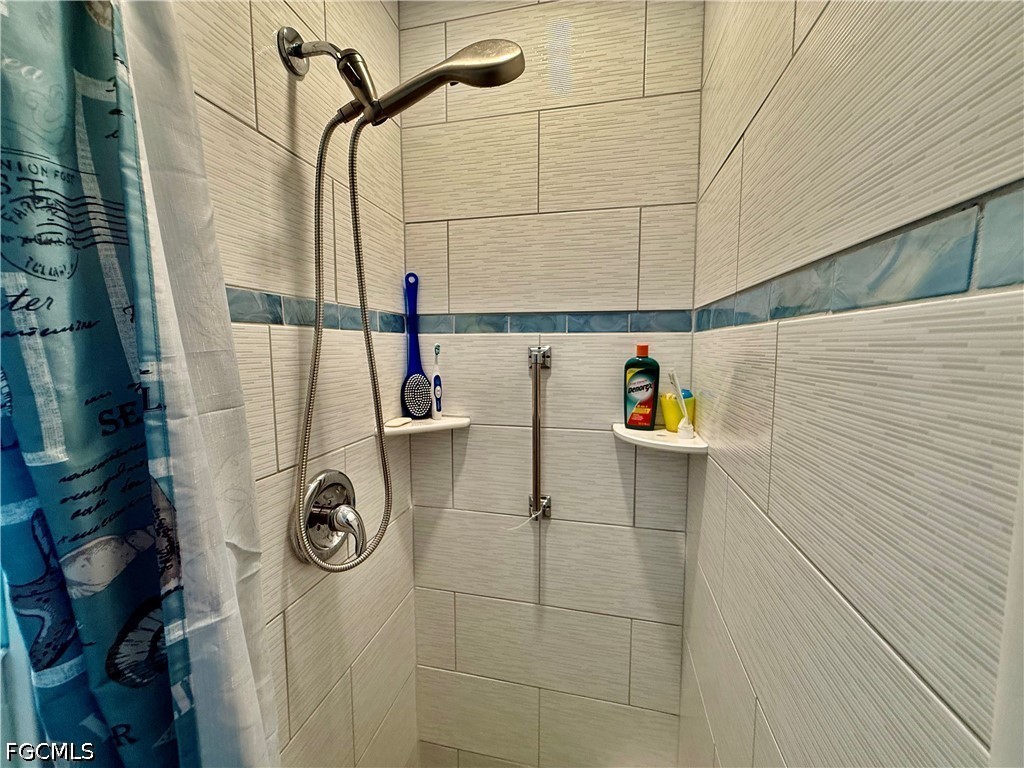 3 Bed SingleFamilyResidence for Sale in Wedgewood, FL — photo 29