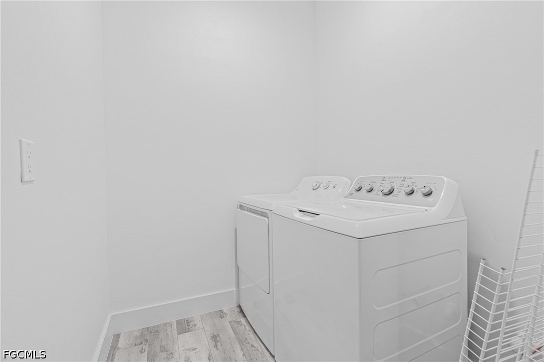 3 Bed SingleFamilyResidence for Sale in Fort Myers, FL — photo 29