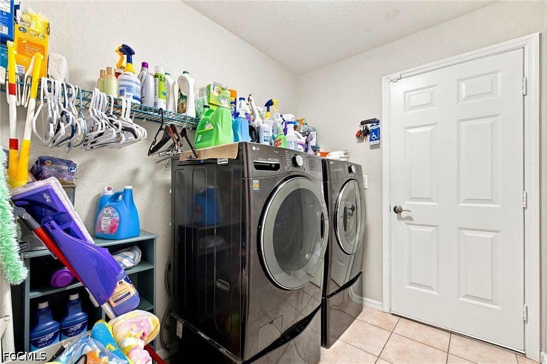 3 Bed Pool Home for Sale in Meadowbrook, photo 29
