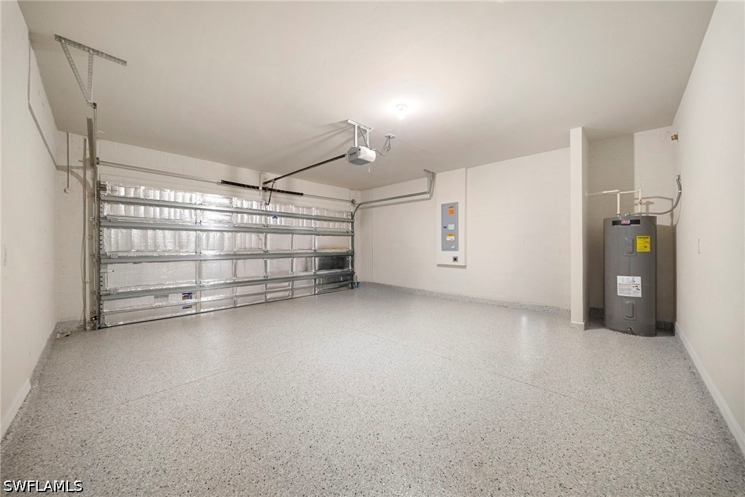 3 Bed SingleFamilyResidence for Sale in Crescent Lakes, photo 29