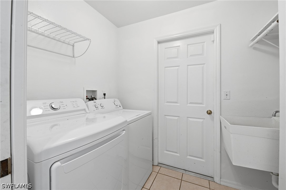 3 Bed SingleFamilyResidence for Sale in Cape Coral, photo 29