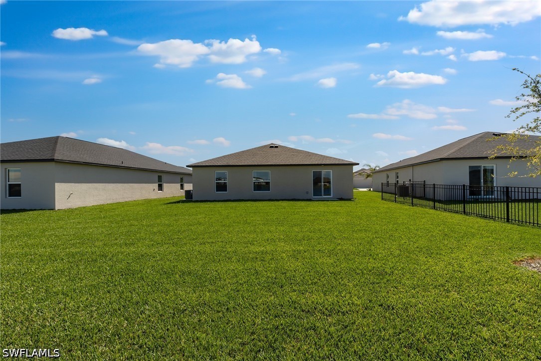 3 Bed SingleFamilyResidence for Sale in Cape Coral, photo 29