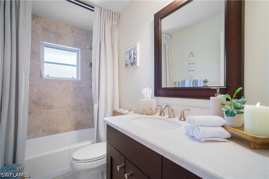 3 Bed SingleFamilyResidence for Sale in Naples, photo 29