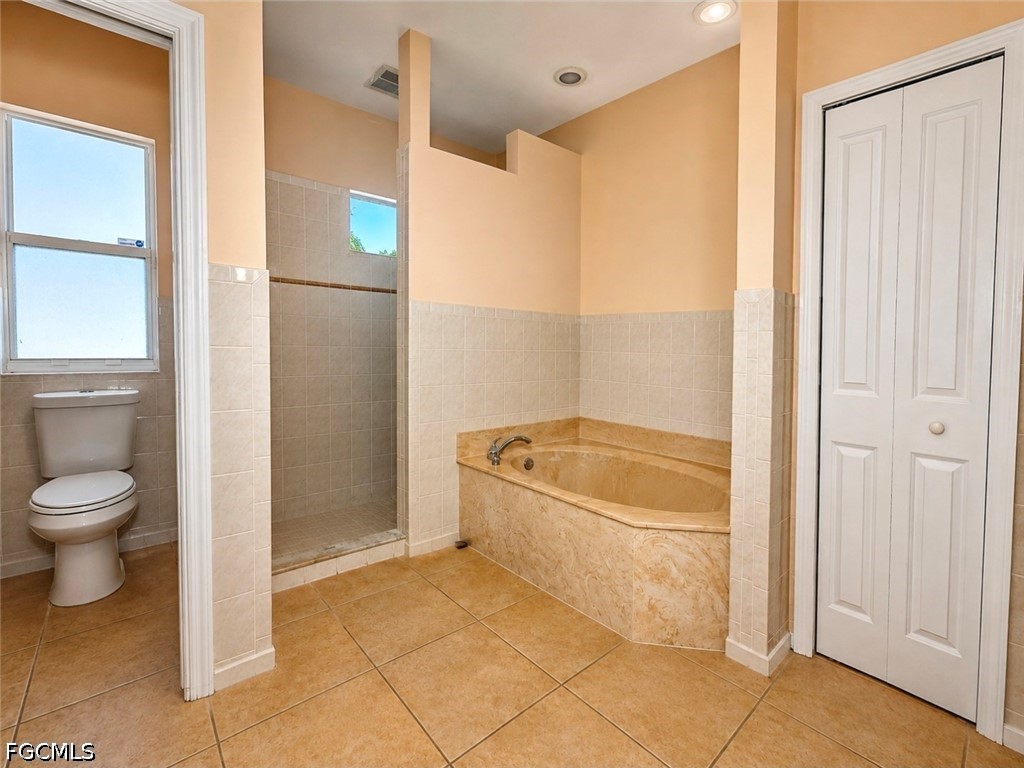 3 Bed Pool Home for Sale in Cape Coral, photo 29
