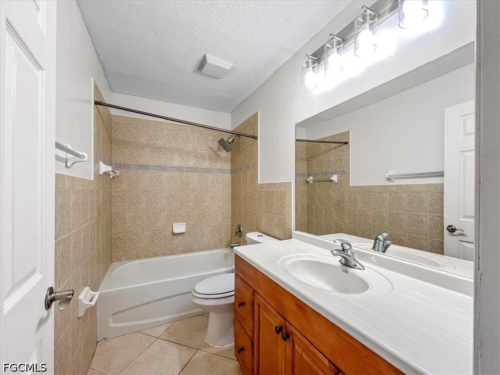 6 Bed SingleFamilyResidence for Sale in Stoneybrook, photo 29