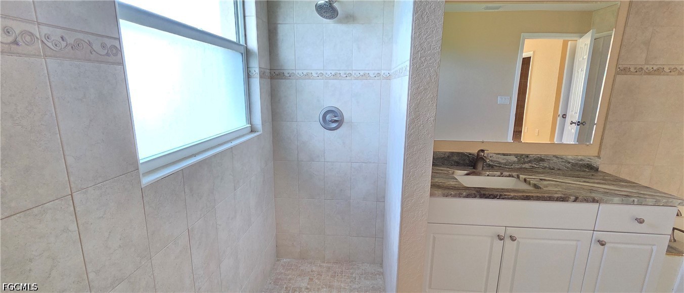 3 Bed SingleFamilyResidence for Sale in Cape Coral, photo 29