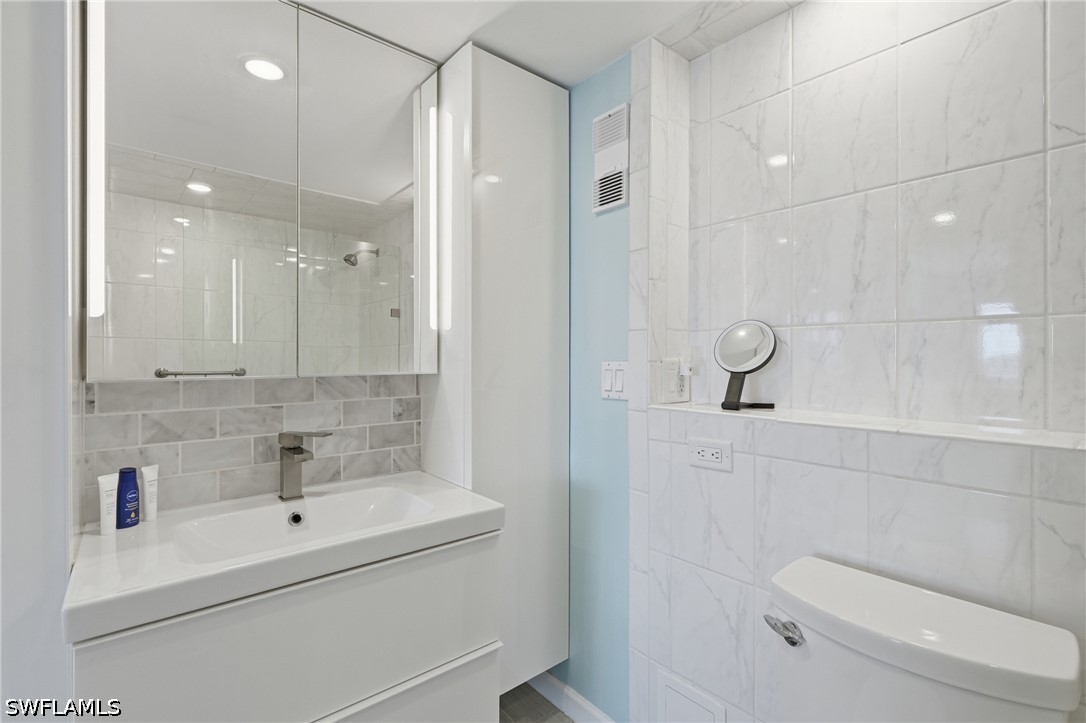 2 Bed Waterfront Home for Sale in Sand Caper, photo 29