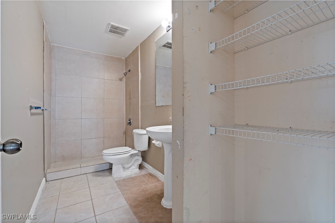 4 Bed SingleFamilyResidence for Sale in Lehigh Acres, FL — photo 30