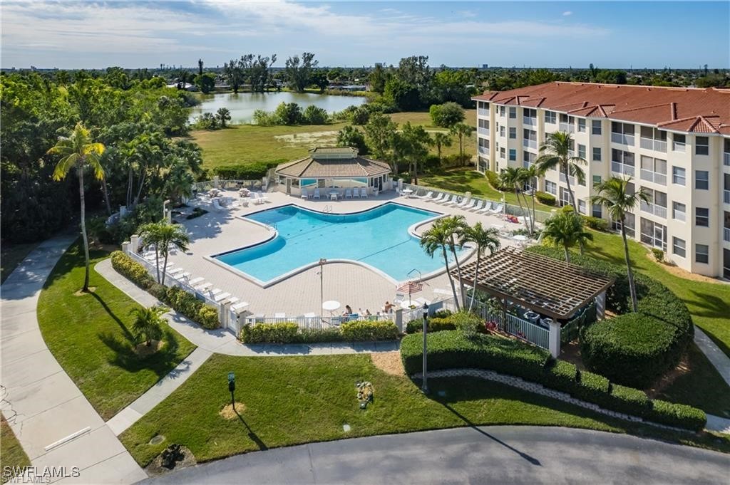 2 Bed Condominium for Sale in Clubhouse Villas, FL, $219,900 — photo 30