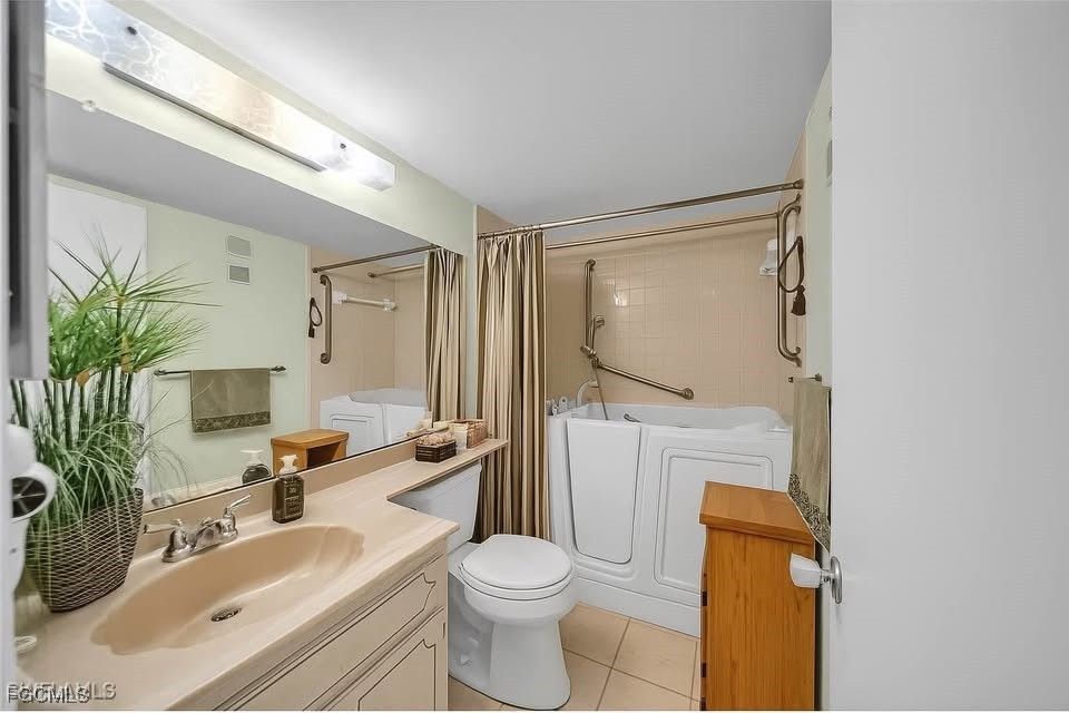 1 Bed Waterfront Home for Sale in Schooner Bay, photo 30