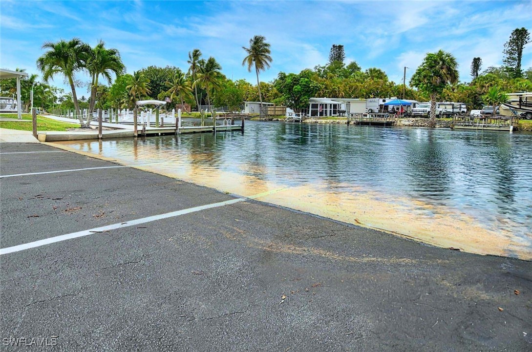 2 Bed ManufacturedHome for Sale in Naples, FL, $295,000 — photo 30