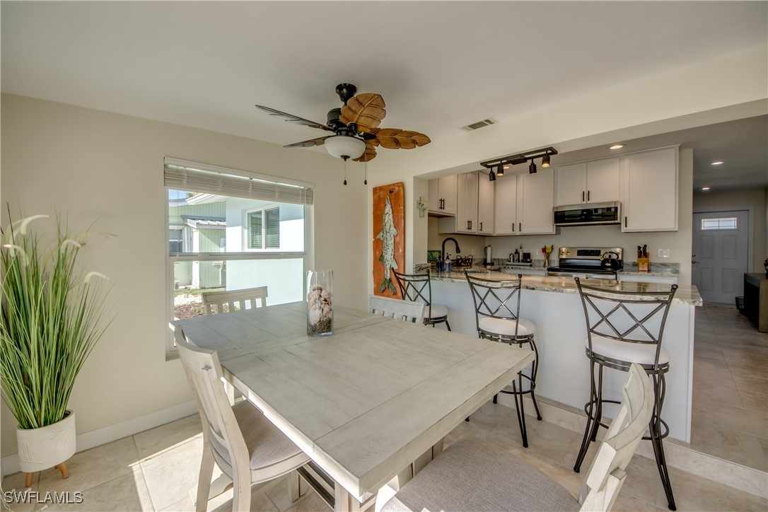 2 Bed Waterfront Home for Sale in Bokeelia, photo 30