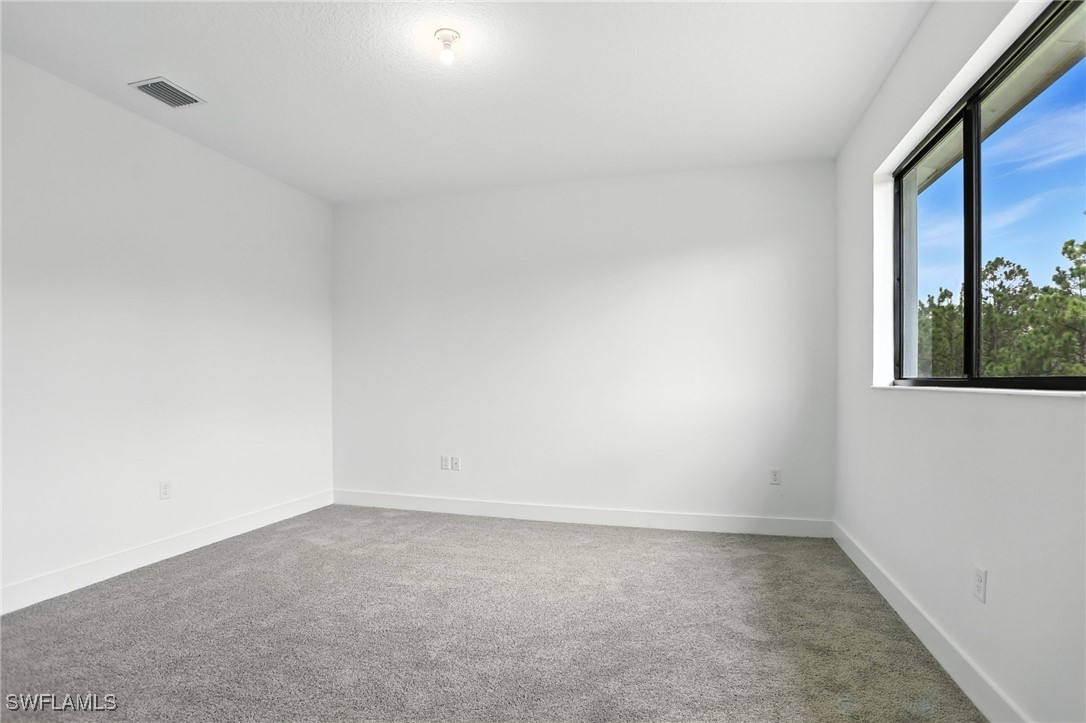 3 Bed SingleFamilyResidence for Sale in Silverwood, FL — photo 30