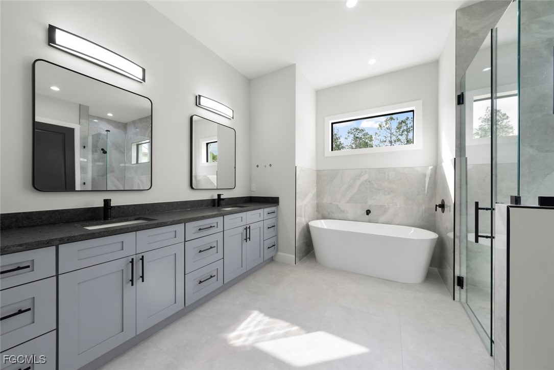 4 Bed SingleFamilyResidence for Sale in Naples, photo 30