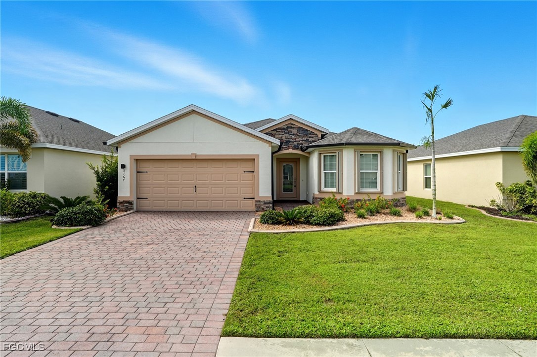 3 Bed SingleFamilyResidence for Sale in Entrada, FL — photo 30