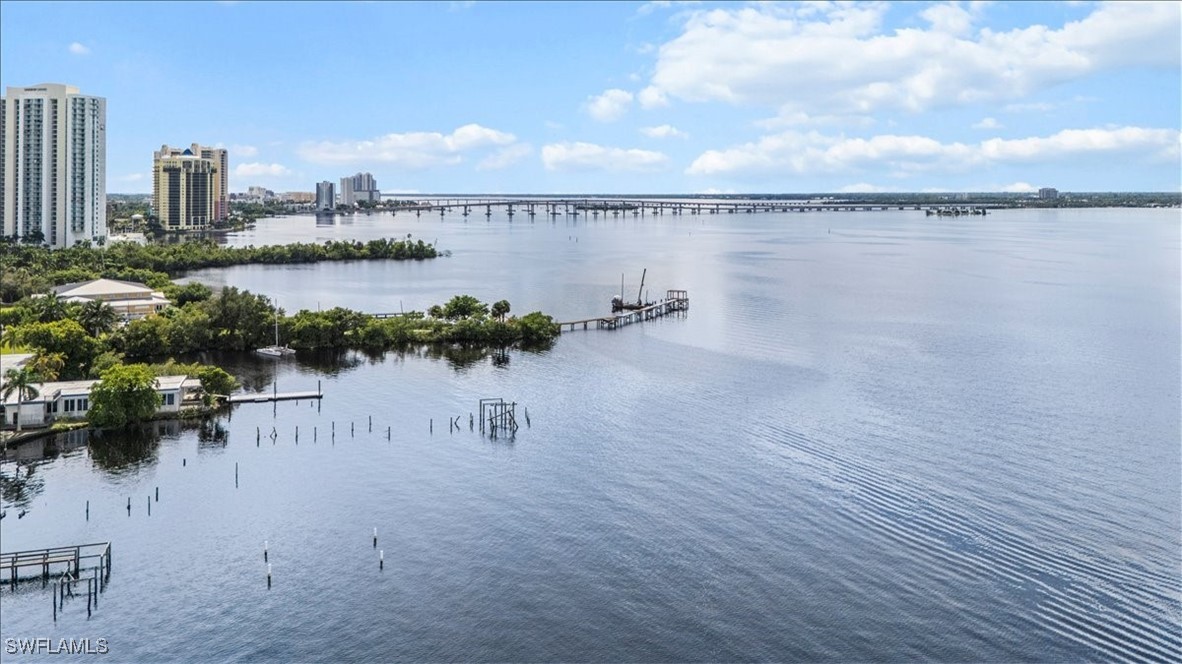 1 Bed Waterfront Home for Sale in Fort Myers, FL, $94,500 — photo 30