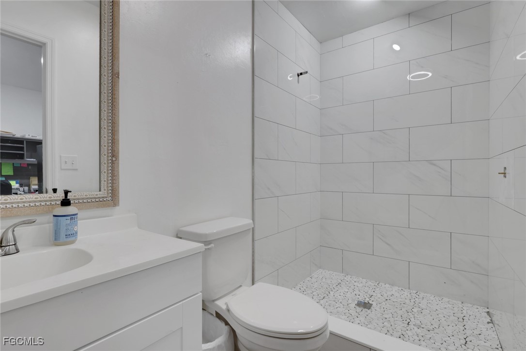 3 Bed SingleFamilyResidence for Sale in Not Applicable, FL — photo 30