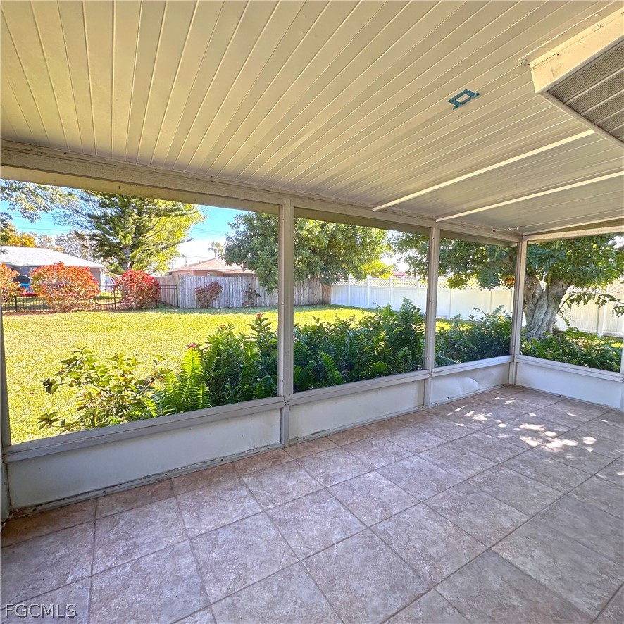2 Bed SingleFamilyResidence for Sale in Cape Coral, photo 30