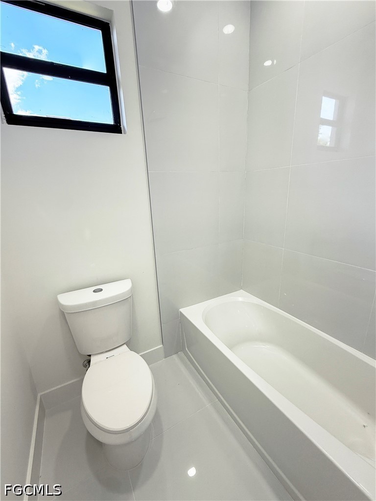 4 Bed SingleFamilyResidence for Sale in Cape Coral, photo 30