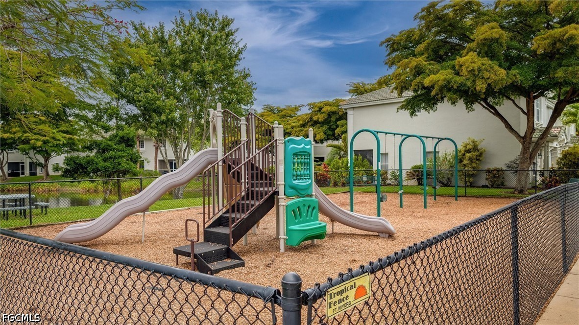 2 Bed Townhouse for Sale in Cypress Landing, photo 30